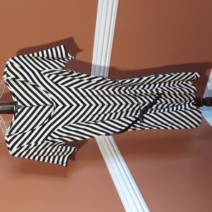Super flattering striped black and white dress, L